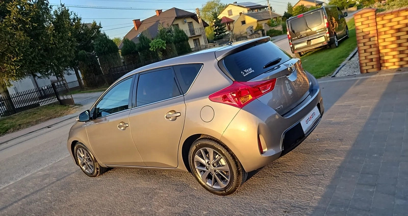 Toyota Auris cena 34900 przebieg: 225000, rok produkcji 2013 z Libiąż małe 232